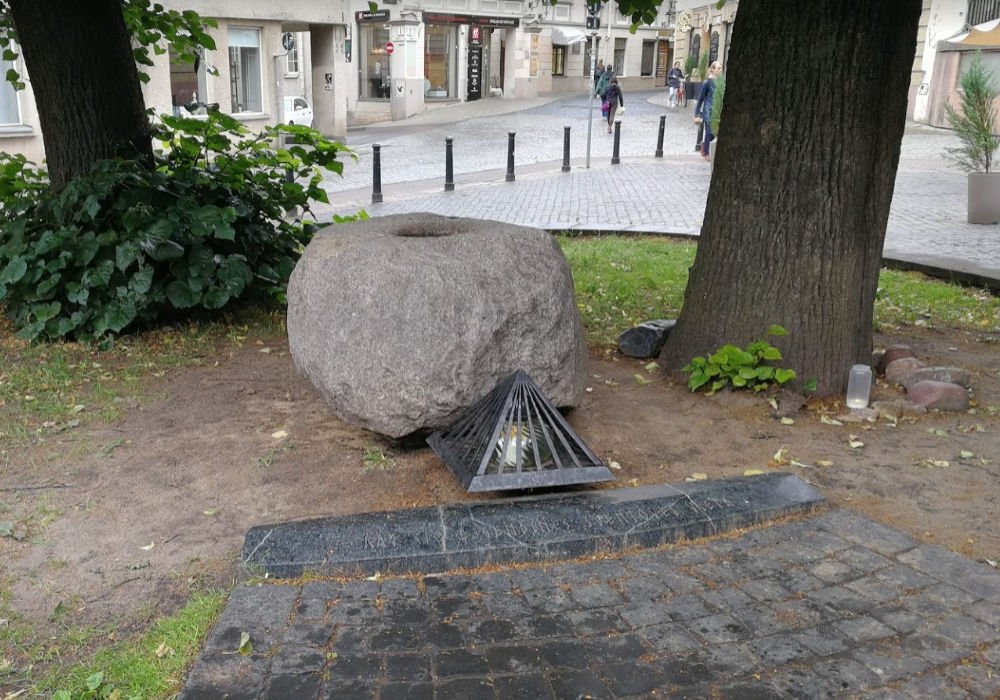 The Altar of Ragutis, Lithuanian Beer God